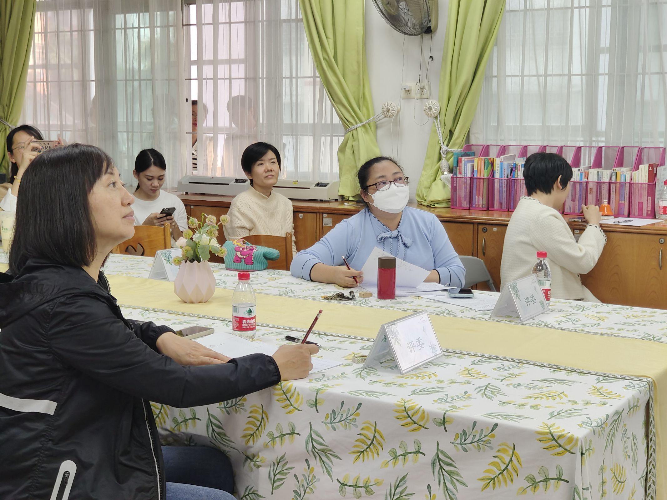 学前教育好故事评委.jpg